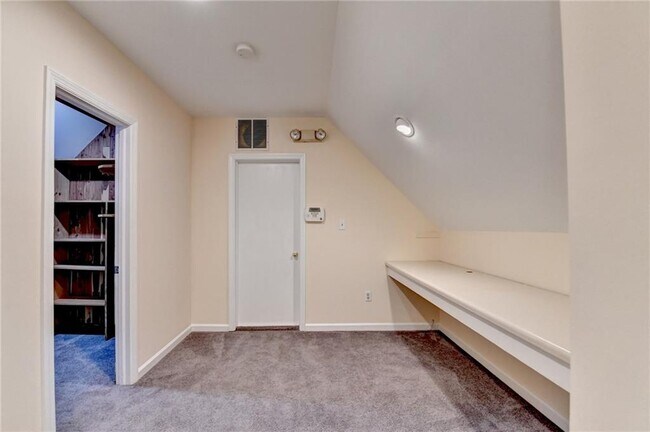 Building Photo - 4597 Briarcliff Rd NE