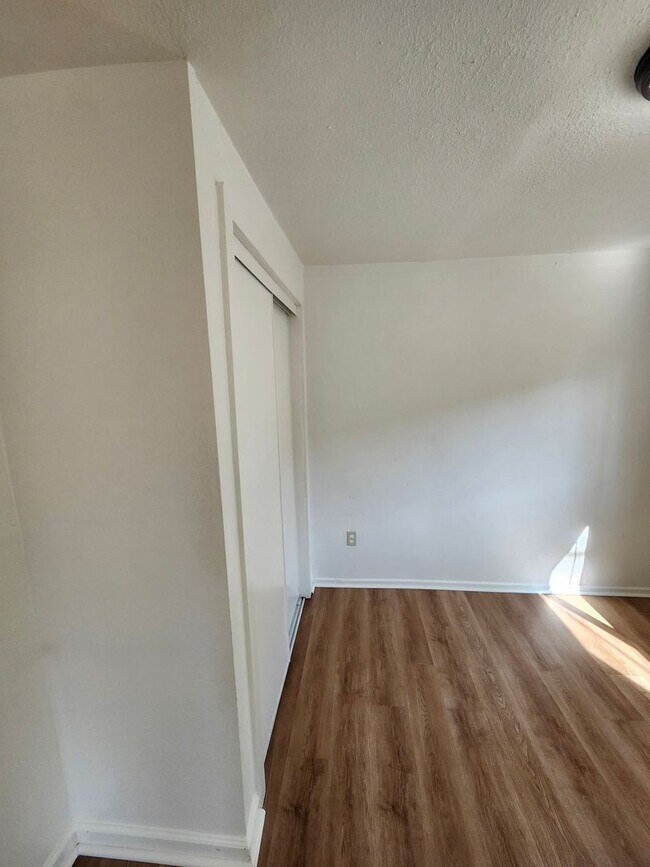 Building Photo - 1977 N F St