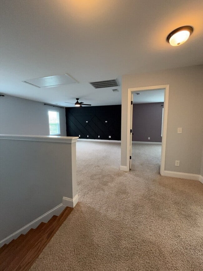 Building Photo - 373 Whispering Breeze Ln