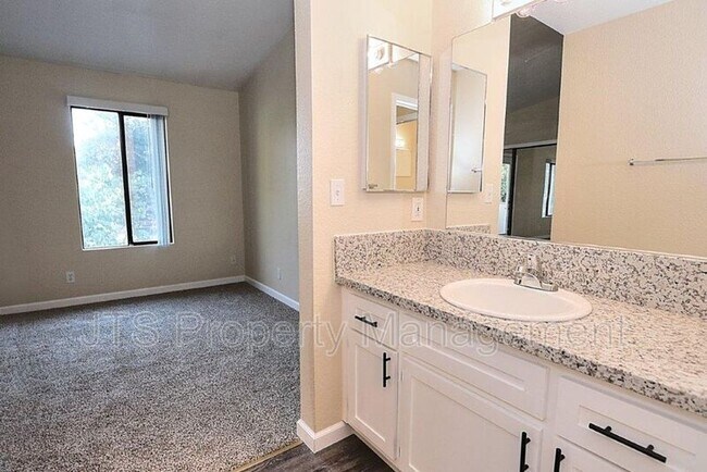 Building Photo - 5828 Alorn Ln
