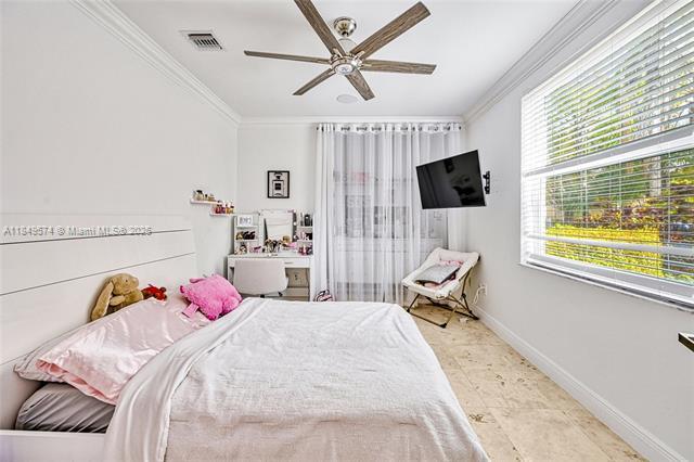 Building Photo - 1500 SW 171st Ter