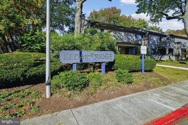 Building Photo - 1065 Cedar Ridge Ct