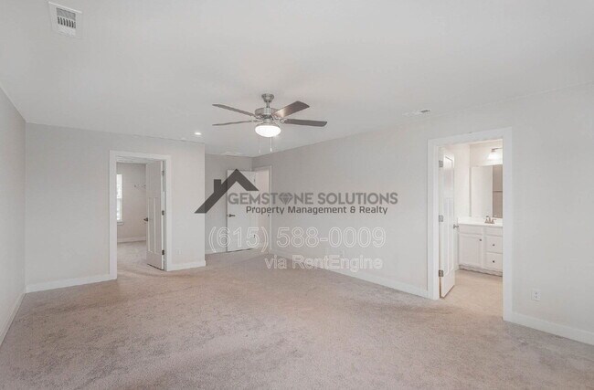 Building Photo - 3301 Somerset Ln