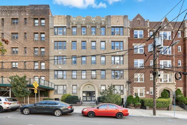 Building Photo - 137 Kensington Ave