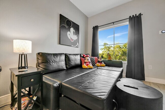 Building Photo - 8303 Palm Pkwy