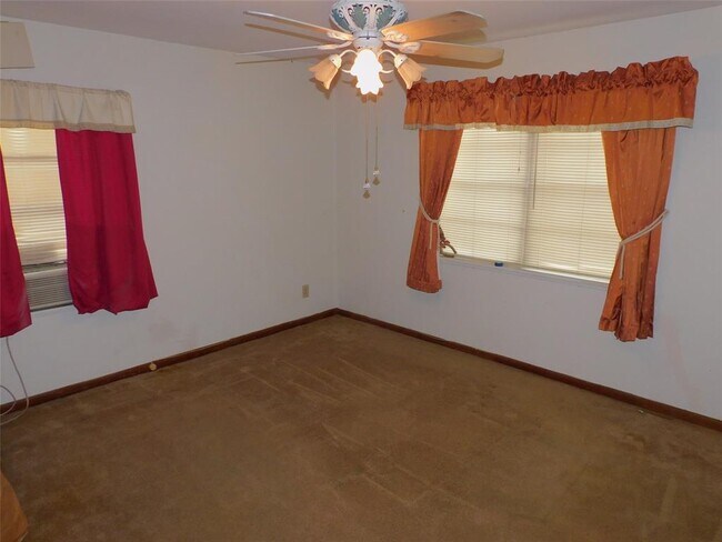 Building Photo - 1207 Trimm Ave
