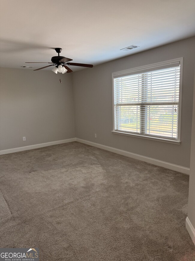 Building Photo - 111 Sourwood Ln