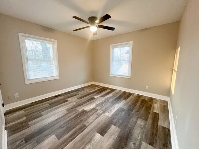 Building Photo - Move-In Specials Available! Completely Rem...