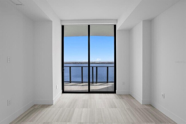 Building Photo - 3015 S Ysabella Ave