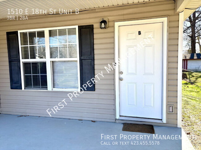 Building Photo - 3Bed/2Bath Duplex off Main St!