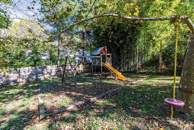 Building Photo - Charming 3 Bedroom Colonial Home in Bethesda