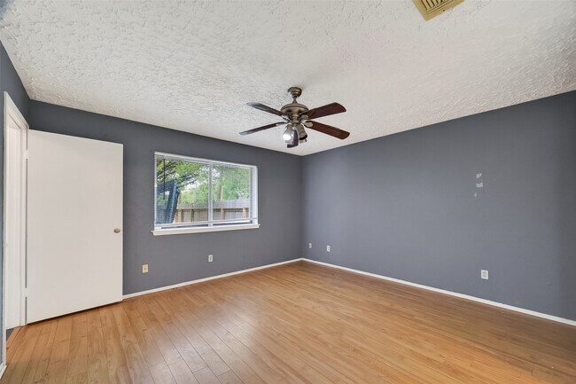 Building Photo - 319 Richvale Ln