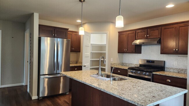 Building Photo - 9359 Highland Gate Way