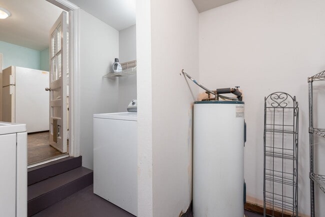 Building Photo - 2815 Irisdale Ave