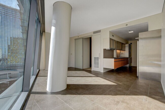 Building Photo - Veer Towers 1501E- 1Bd/1Ba Residence with Views of Waldorf Astoria/MGM/Airport