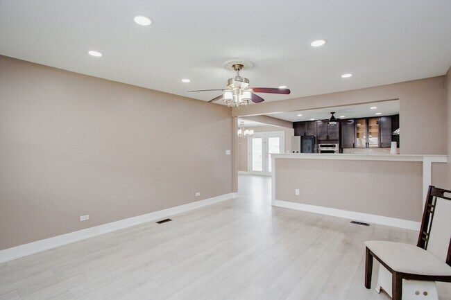 Building Photo - 720 Durham Ln