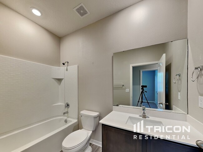 Building Photo - 6336 Dolostone Dr