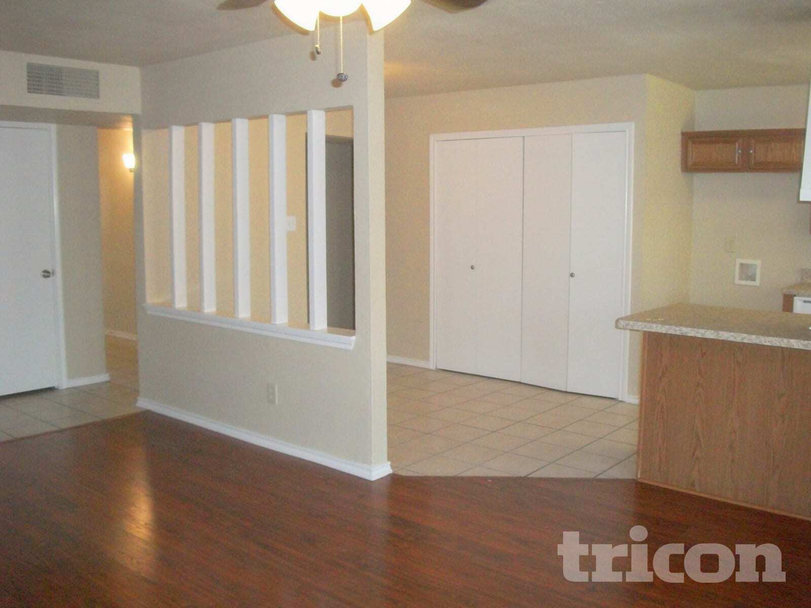 Building Photo - 9215 Sophora Dr