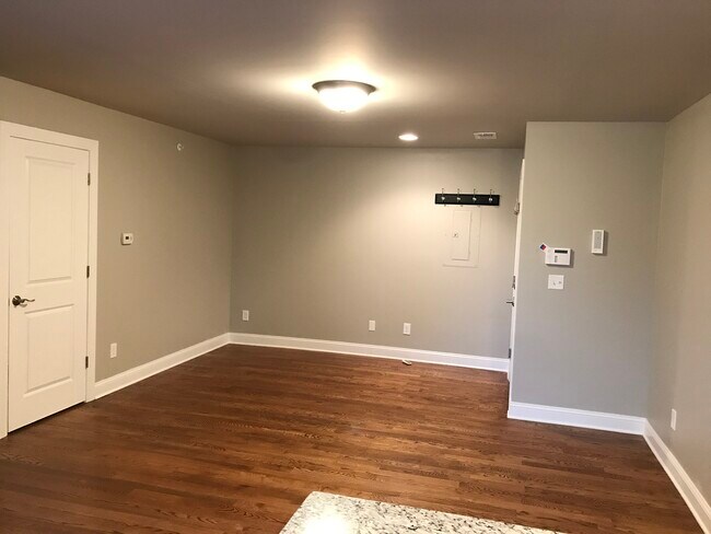 Building Photo - 3 Gaffers Ct