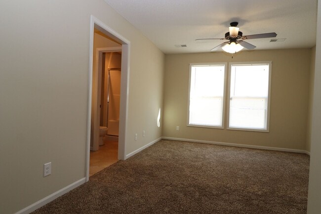Building Photo - Town house in Kansas City, KS