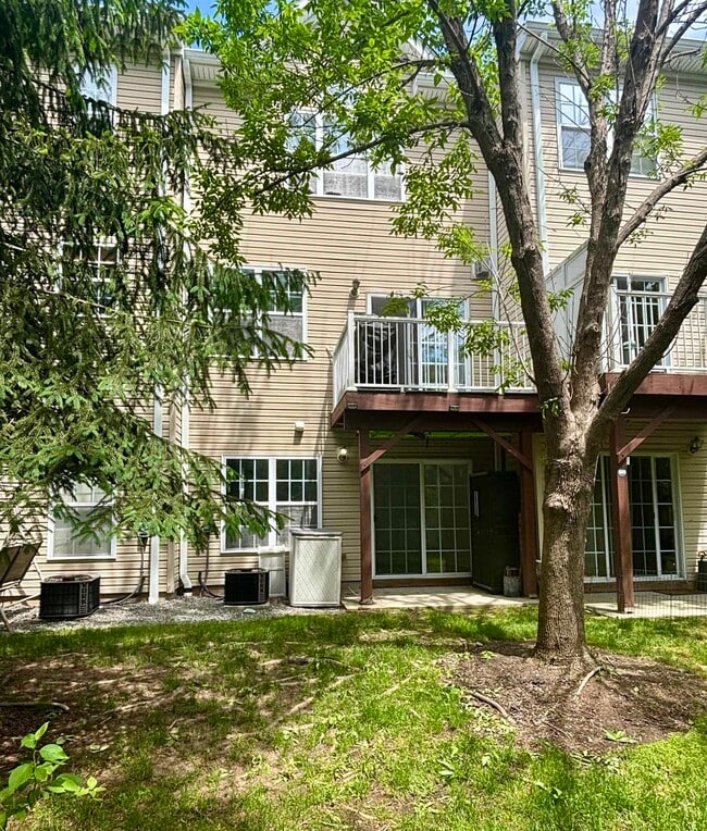 Building Photo - 49 Mallard Pl
