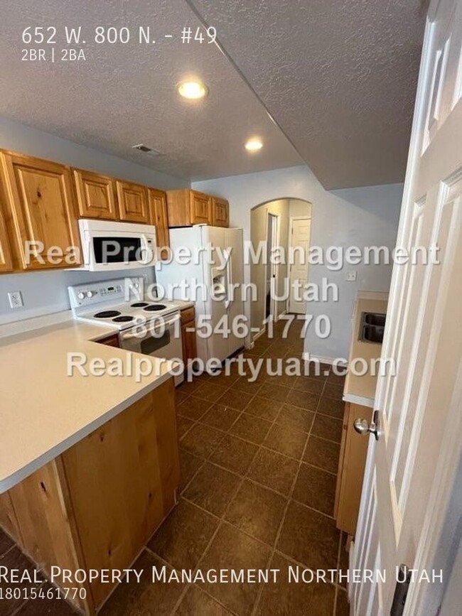 Building Photo - 652 W 800 N