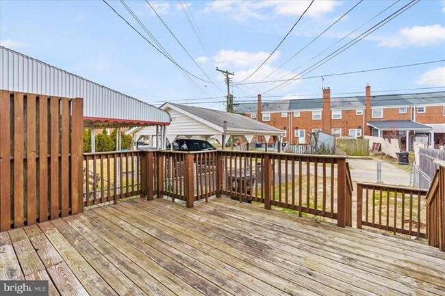 Building Photo - 403 Edmunds Way