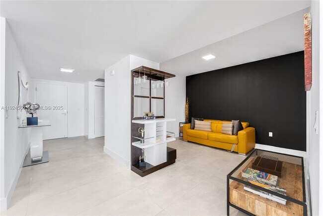 Building Photo - 300 Sunny Isles Blvd