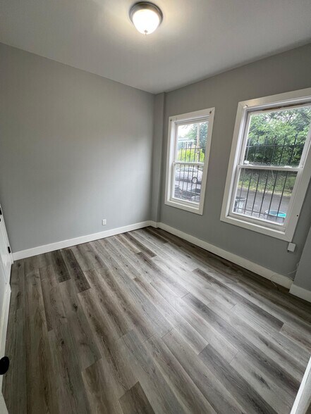 186 Hawthorne Ave 1 - 184 Hawthorne Ave