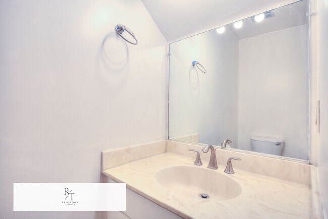 Building Photo - Arcadia School District | Quiet 4-Unit Community