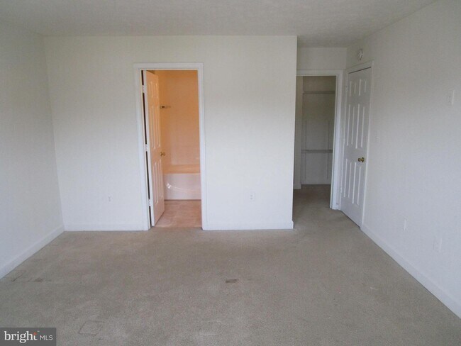 Building Photo - 6900 St Ignatius Dr