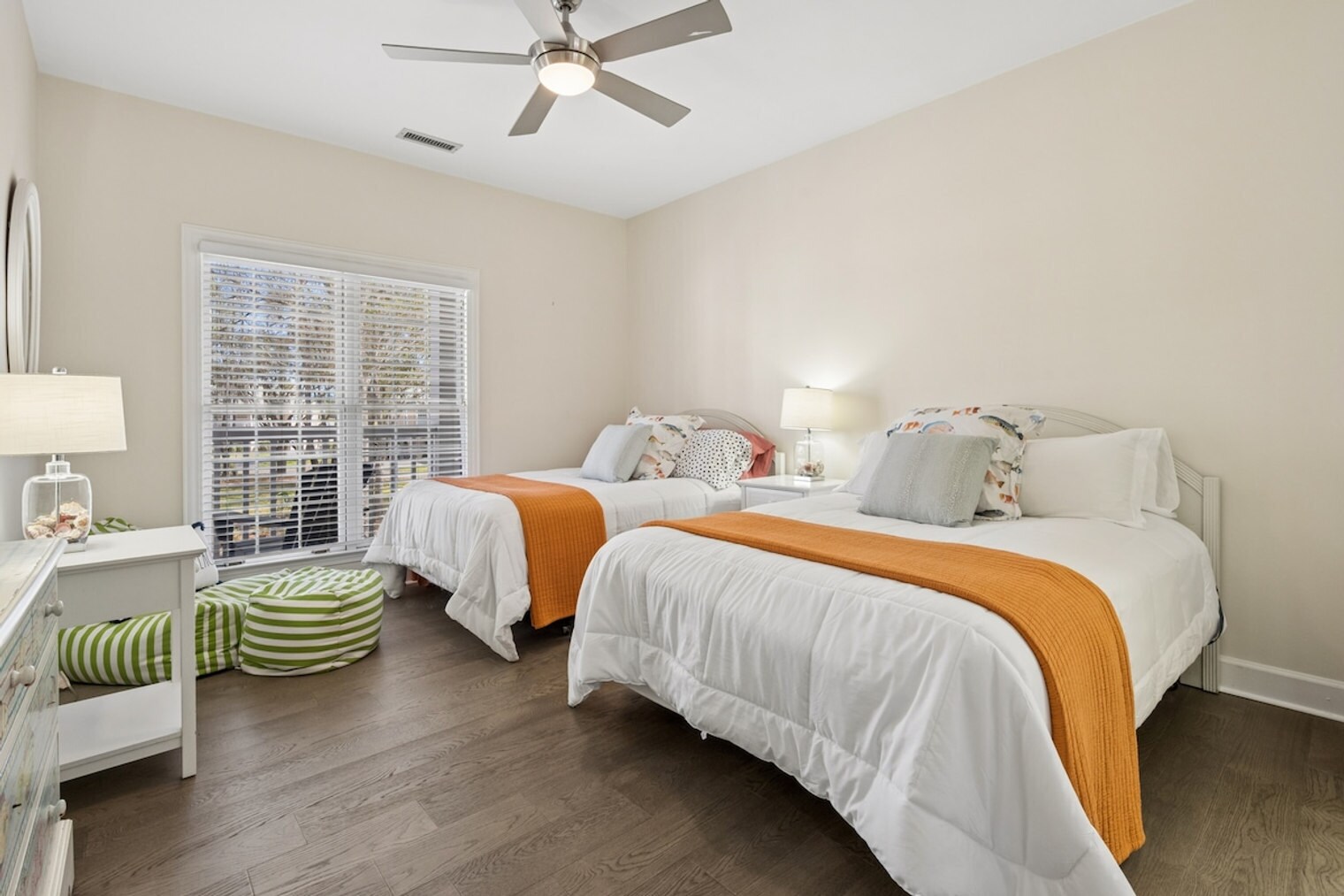 Building Photo - 40 Collins Meadow Dr