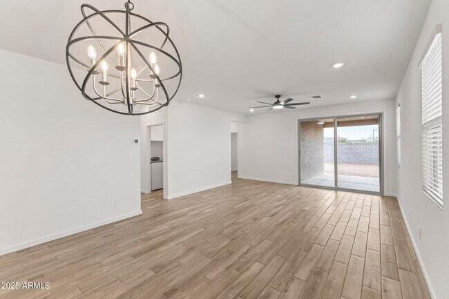 Building Photo - 15849 W Gray Fox Trl