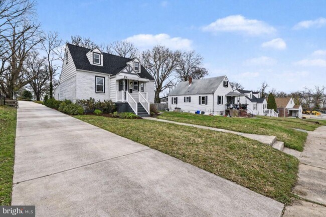 Building Photo - 2507 Glencoe Rd