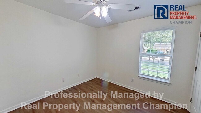 Building Photo - 3 BD/2BA Home in Azalea Trace w/Fenced Backyard and Exciting Updates Underway!