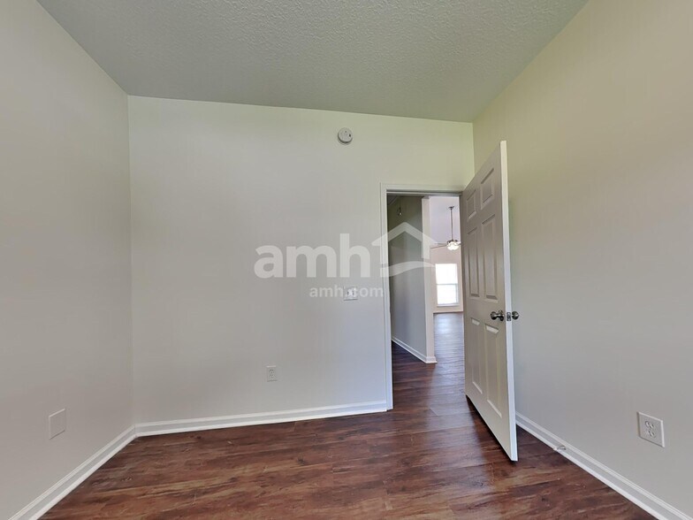 Building Photo - 632 Stonebridge Cir