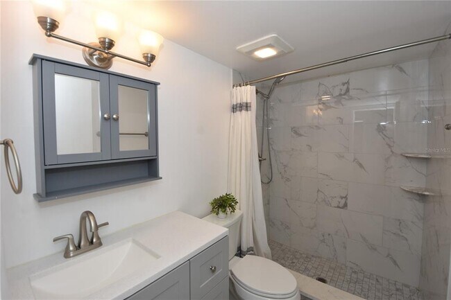 Building Photo - 3580 S Ocean Shore Blvd