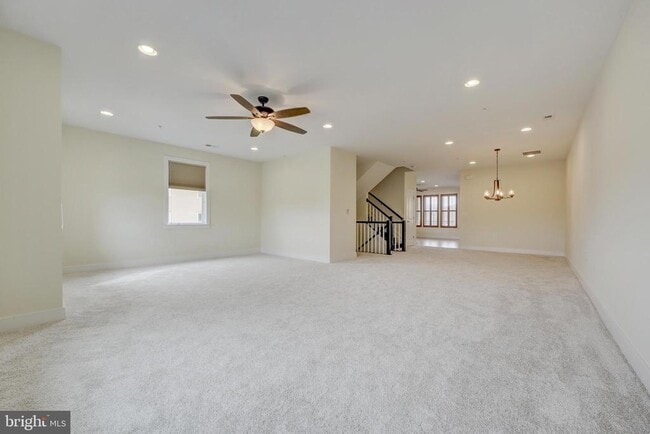 Building Photo - 620 McKenzie Ave