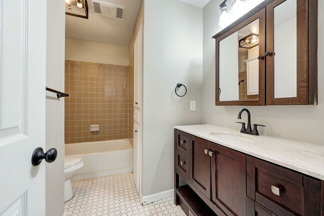 Building Photo - * * * $250 Move-in Special * * * Charming 2-Bedroom / 2-Bathroom Retreat! * * * $250 Move-in Spec...