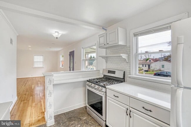 Building Photo - 5608 Tremont Dr