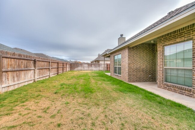Building Photo - COMING NOVEMBER 2025 - Bentwood Country Cl...