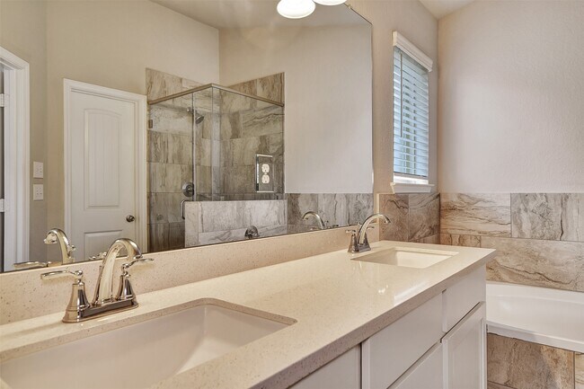 Building Photo - 388 Kendall Crest Dr