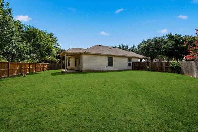 Building Photo - New LVP Flooring & Large Backyard in Schertz