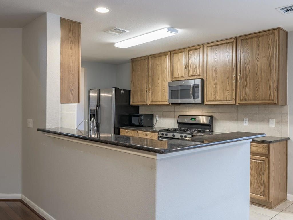 Building Photo - 2316 Paradise Ridge Dr
