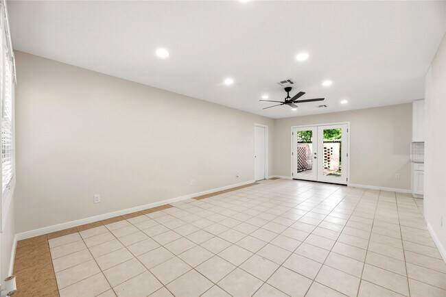 Building Photo - 6110 Shadow Crest St
