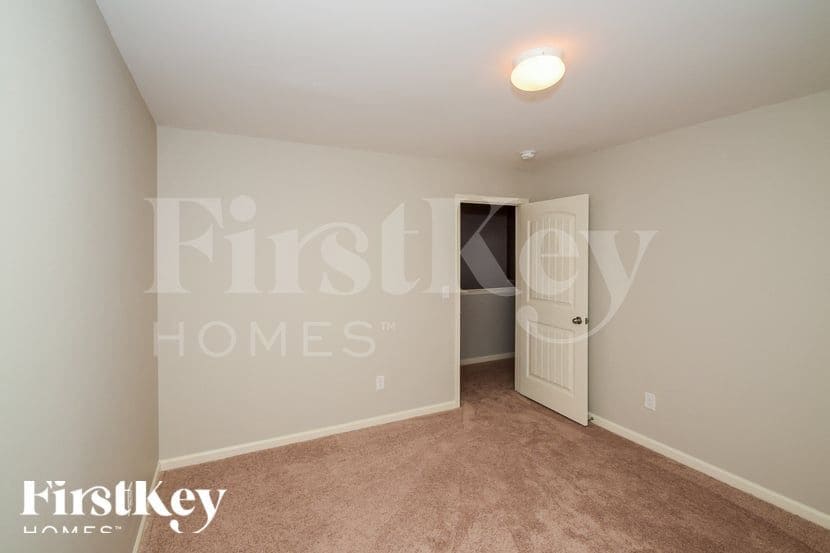 Building Photo - 166 Rosegate Dr