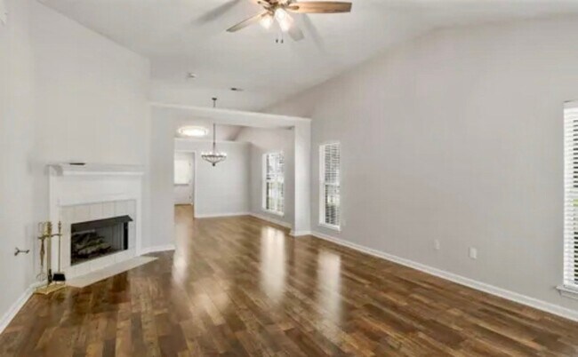 Building Photo - 5428 Bradley Dr