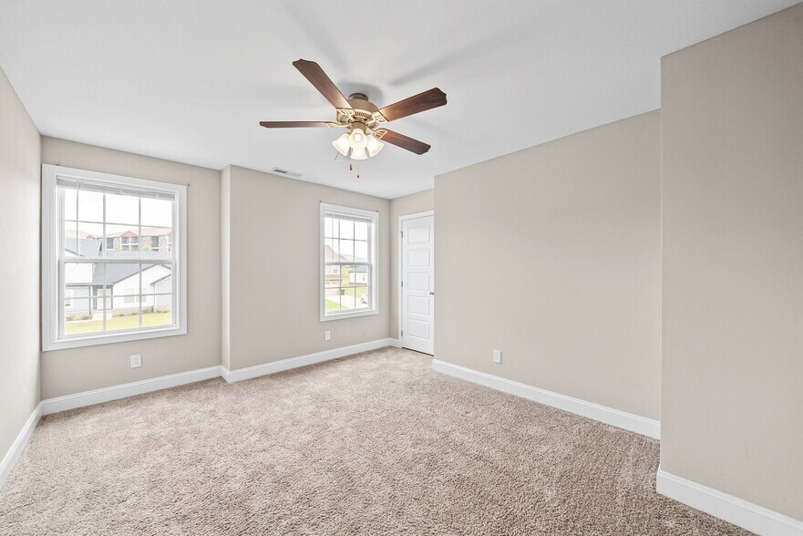 Building Photo - 835 Karmaflux Way