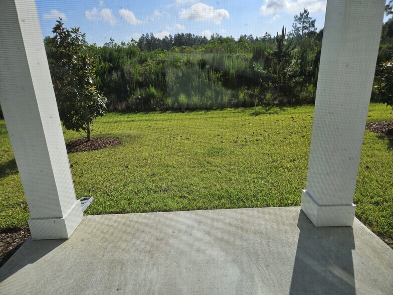 Building Photo - 419 Brandon Lakes Dr