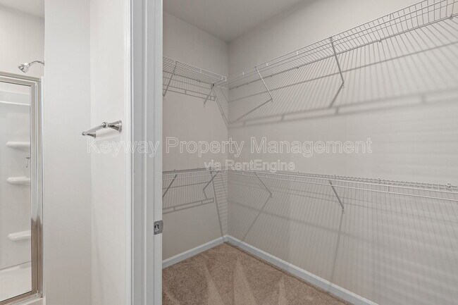 Building Photo - 651 Manitou Cir